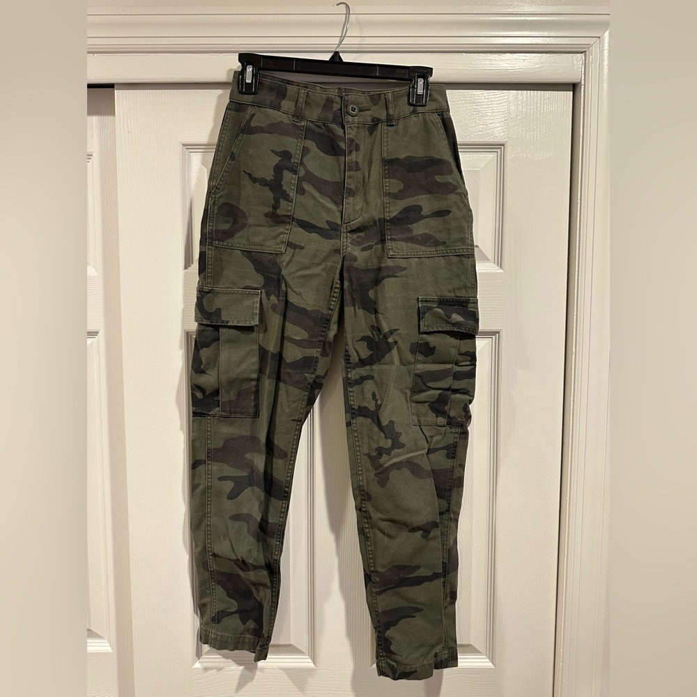 TNA Aritzia Camouflage Cargo Pants